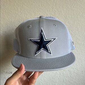 NWT NFL Dallas Cowboys Trucker Hat